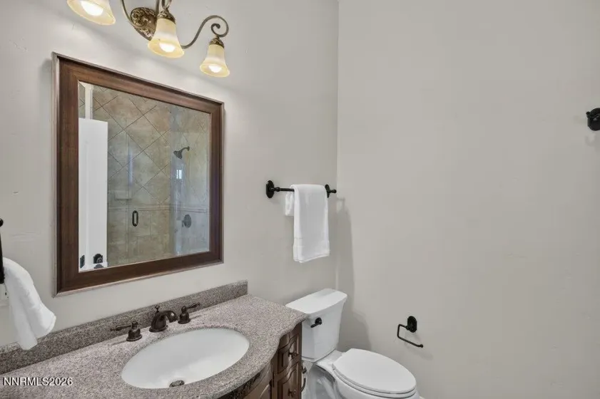 Ensuite Bath 2