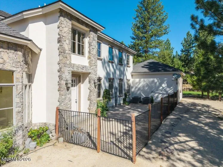 4810 Pinewild, Reno, Nevada 89511, 4 Bedrooms Bedrooms, ,5 BathroomsBathrooms,Residential,Residential,Pinewild,0,260010720