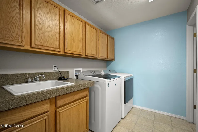 1419 Rosy Finch, Sparks, Nevada 89441, 3 Bedrooms Bedrooms, ,4 BathroomsBathrooms,Residential,Residential,Rosy Finch,0,260010728