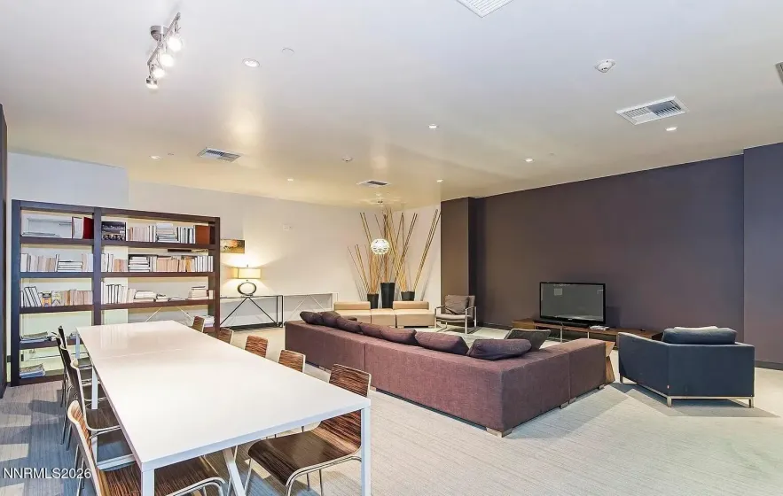 225 Sierra, Reno, Nevada 89501, 1 Bedroom Bedrooms, ,2 BathroomsBathrooms,Residential,Residential,Sierra,0,260010730