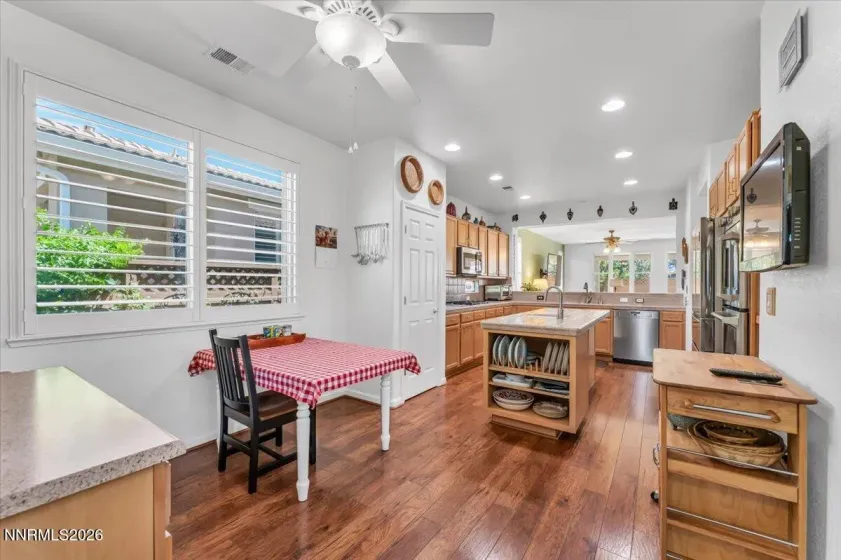 2099 Avella, Sparks, Nevada 89434, 2 Bedrooms Bedrooms, ,2 BathroomsBathrooms,Residential,Residential,Avella,0,260010735