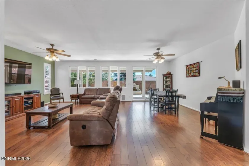 2099 Avella, Sparks, Nevada 89434, 2 Bedrooms Bedrooms, ,2 BathroomsBathrooms,Residential,Residential,Avella,0,260010735