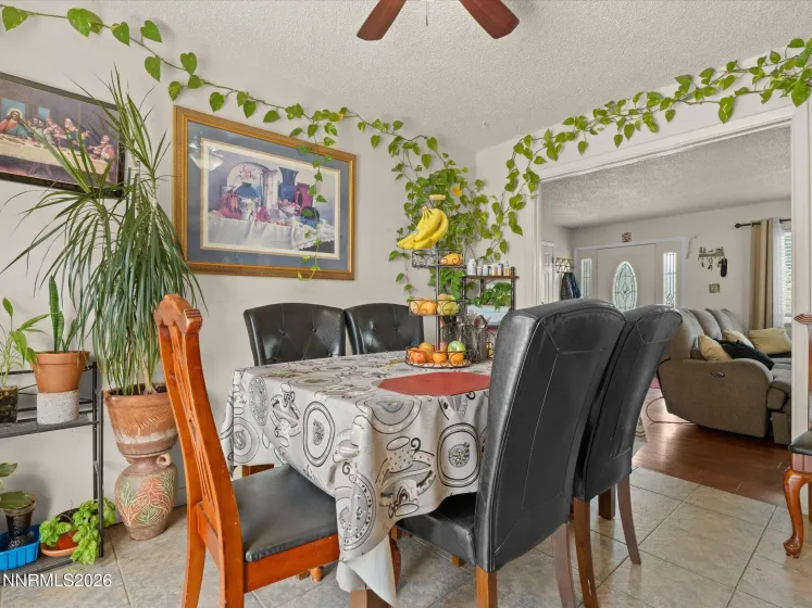 3220 Kings Row, Reno, Nevada 89503, 4 Bedrooms Bedrooms, ,2 BathroomsBathrooms,Residential,Residential,Kings Row,0,260010738