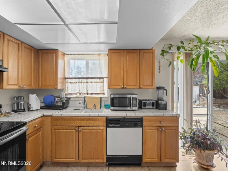 3220 Kings Row, Reno, Nevada 89503, 4 Bedrooms Bedrooms, ,2 BathroomsBathrooms,Residential,Residential,Kings Row,0,260010738