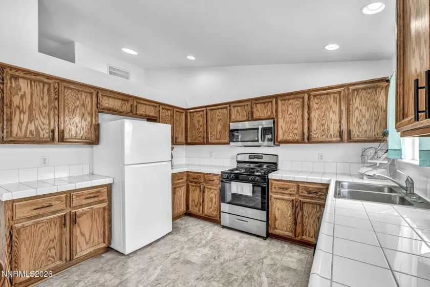 2212 Ellice, Fernley, Nevada 89408, 3 Bedrooms Bedrooms, ,2 BathroomsBathrooms,Residential,Residential,Ellice,0,260010751
