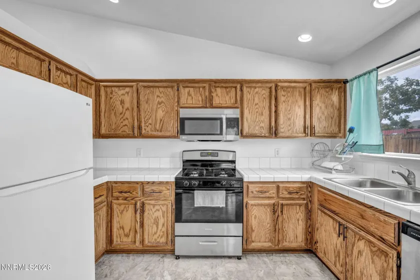 2212 Ellice, Fernley, Nevada 89408, 3 Bedrooms Bedrooms, ,2 BathroomsBathrooms,Residential,Residential,Ellice,0,260010751