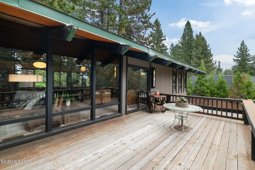 706 Lakeshore, Incline Village, Nevada 89451, 5 Bedrooms Bedrooms, ,3 BathroomsBathrooms,Residential,Residential,Lakeshore,0,260010784