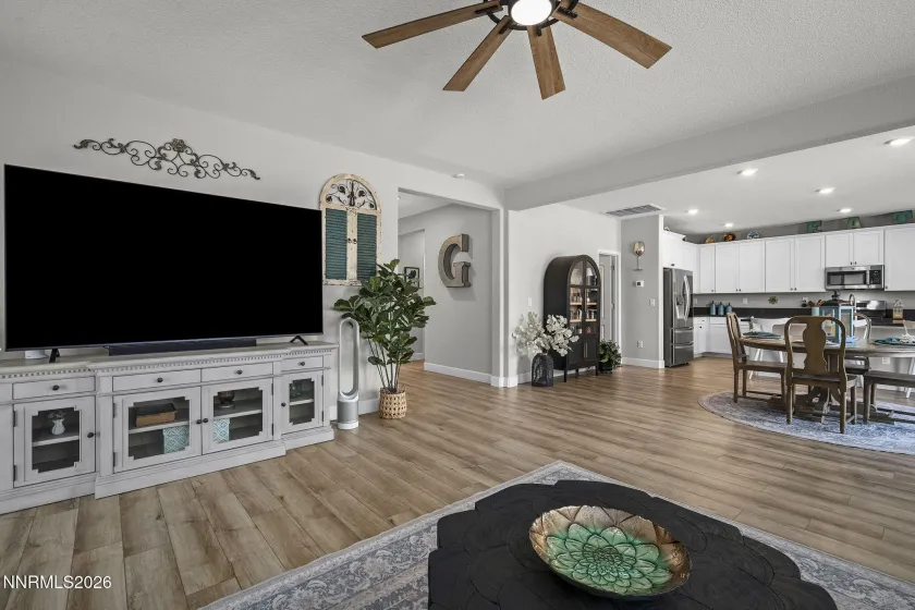 6211 Bucking Horse, Sparks, Nevada 89436, 3 Bedrooms Bedrooms, ,3 BathroomsBathrooms,Residential,Residential,Bucking Horse,0,260010789