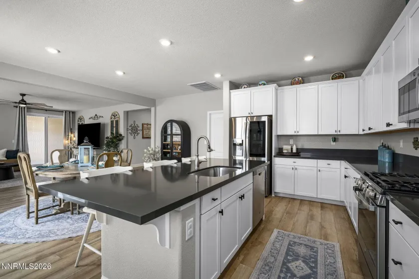 6211 Bucking Horse, Sparks, Nevada 89436, 3 Bedrooms Bedrooms, ,3 BathroomsBathrooms,Residential,Residential,Bucking Horse,0,260010789