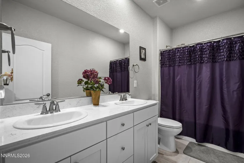 6211 Bucking Horse, Sparks, Nevada 89436, 3 Bedrooms Bedrooms, ,3 BathroomsBathrooms,Residential,Residential,Bucking Horse,0,260010789