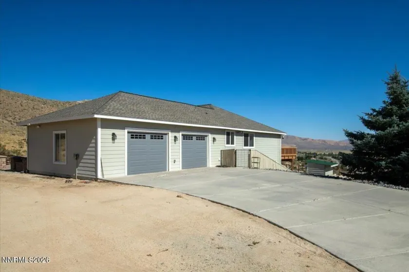 Attached Garage