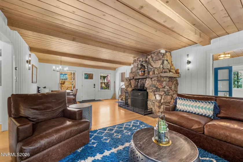 425 Lakeview, Zephyr Cove, Nevada 89448, 3 Bedrooms Bedrooms, ,3 BathroomsBathrooms,Residential,Residential,Lakeview,0,260010794