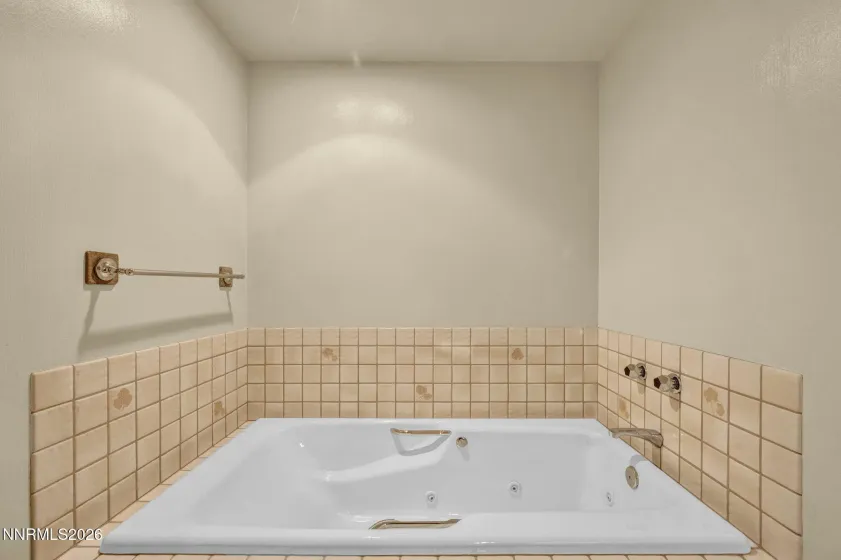 229 Bonnie Briar, Reno, Nevada 89509, 3 Bedrooms Bedrooms, ,4 BathroomsBathrooms,Residential,Residential,Bonnie Briar,0,260010797