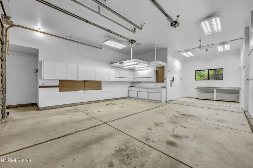 229 Bonnie Briar, Reno, Nevada 89509, 3 Bedrooms Bedrooms, ,4 BathroomsBathrooms,Residential,Residential,Bonnie Briar,0,260010797