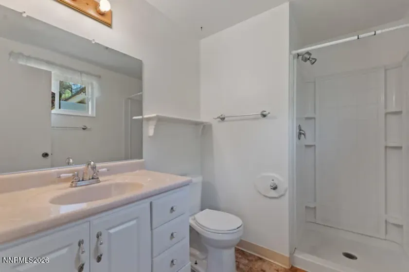 Primary bath (en suite)