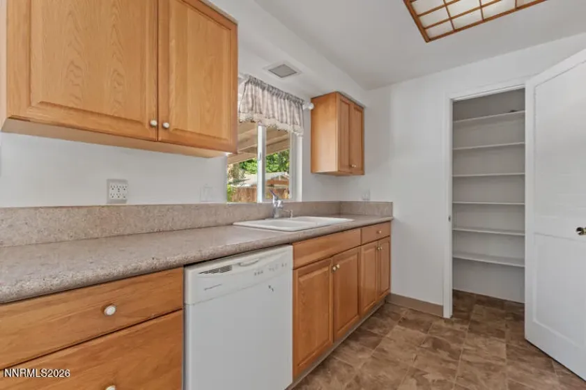 4055 Parque Verde, Reno, Nevada 89502, 3 Bedrooms Bedrooms, ,2 BathroomsBathrooms,Residential,Residential,Parque Verde,0,260010799