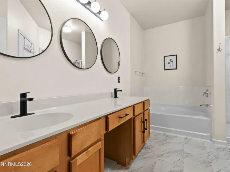 9050 Double R, Reno, Nevada 89521, 2 Bedrooms Bedrooms, ,2 BathroomsBathrooms,Residential,Residential,Double R,0,260010801