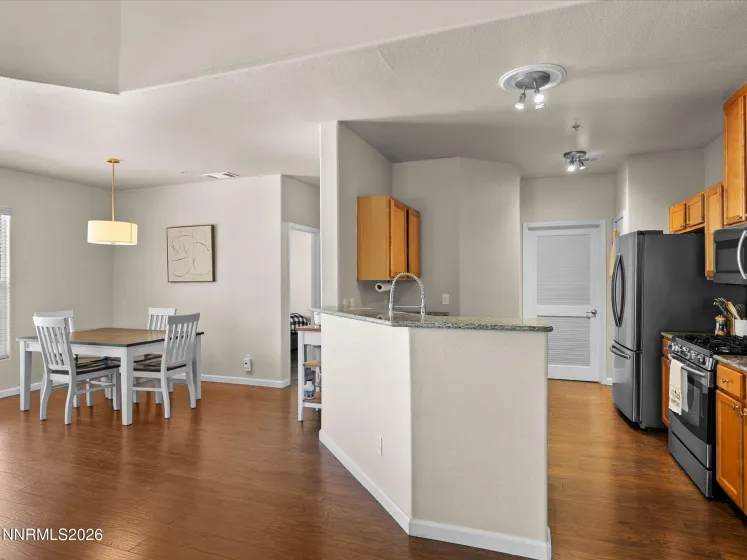 9050 Double R, Reno, Nevada 89521, 2 Bedrooms Bedrooms, ,2 BathroomsBathrooms,Residential,Residential,Double R,0,260010801