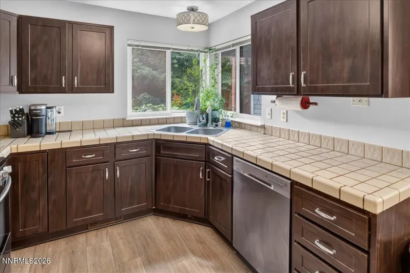 280 Edgewater, Reno, Nevada 89519, 4 Bedrooms Bedrooms, ,3 BathroomsBathrooms,Residential,Residential,Edgewater,0,260009379