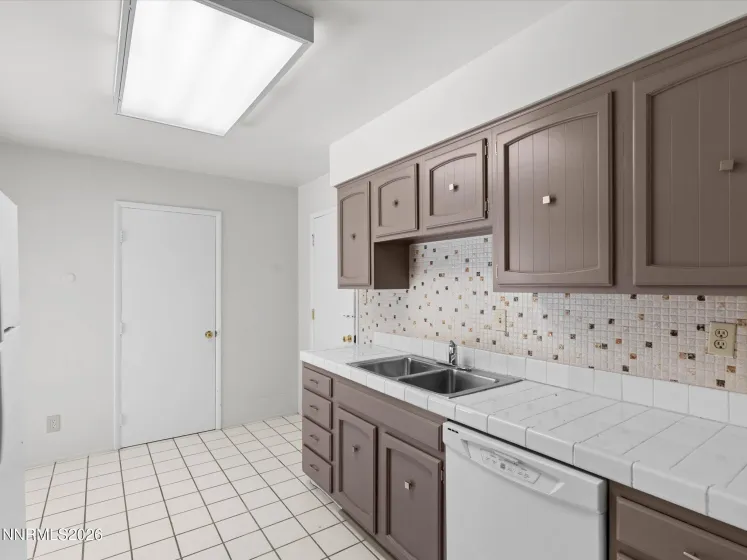 1590 York, Sparks, Nevada 89431, 4 Bedrooms Bedrooms, ,2 BathroomsBathrooms,Residential Income,Residential,York,0,260010809