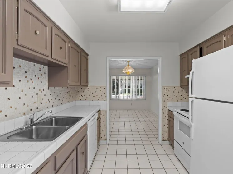 1590 York, Sparks, Nevada 89431, 4 Bedrooms Bedrooms, ,2 BathroomsBathrooms,Residential Income,Residential,York,0,260010809