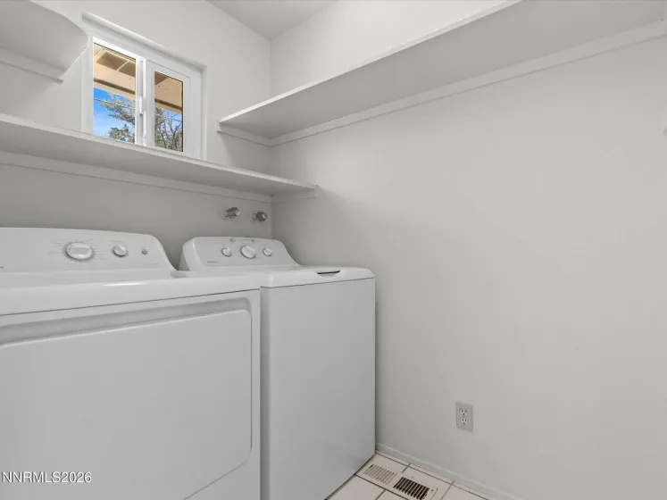 1590 York, Sparks, Nevada 89431, 4 Bedrooms Bedrooms, ,2 BathroomsBathrooms,Residential Income,Residential,York,0,260010809