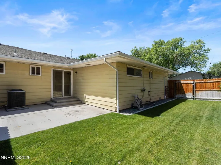 1590 York, Sparks, Nevada 89431, 4 Bedrooms Bedrooms, ,2 BathroomsBathrooms,Residential Income,Residential,York,0,260010809