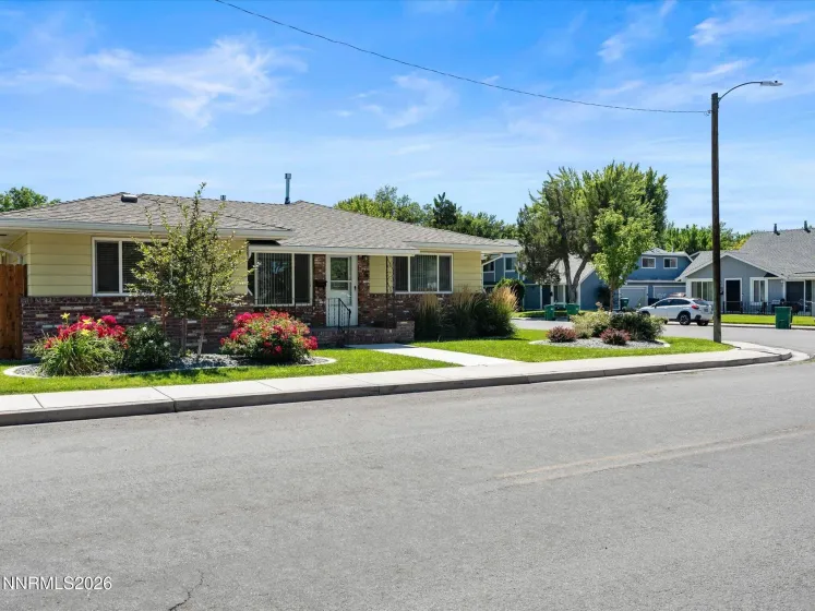 1590 York, Sparks, Nevada 89431, 4 Bedrooms Bedrooms, ,2 BathroomsBathrooms,Residential Income,Residential,York,0,260010809