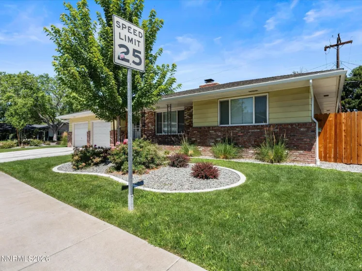 1590 York, Sparks, Nevada 89431, 4 Bedrooms Bedrooms, ,2 BathroomsBathrooms,Residential Income,Residential,York,0,260010809