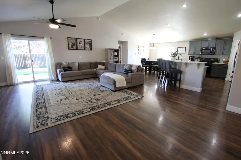 396 Sprague, Yerington, Nevada 89447, 3 Bedrooms Bedrooms, ,2 BathroomsBathrooms,Residential,Residential,Sprague,0,260010810
