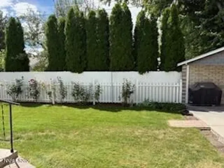 923 Robinson, Carson City, Nevada 89703, 3 Bedrooms Bedrooms, ,2 BathroomsBathrooms,Residential,Residential,Robinson,0,260010060