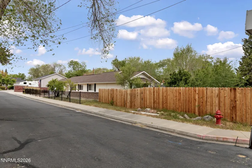 1435 Hunter Lake, Reno, Nevada 89509, 4 Bedrooms Bedrooms, ,3 BathroomsBathrooms,Residential,Residential,Hunter Lake,0,260010814