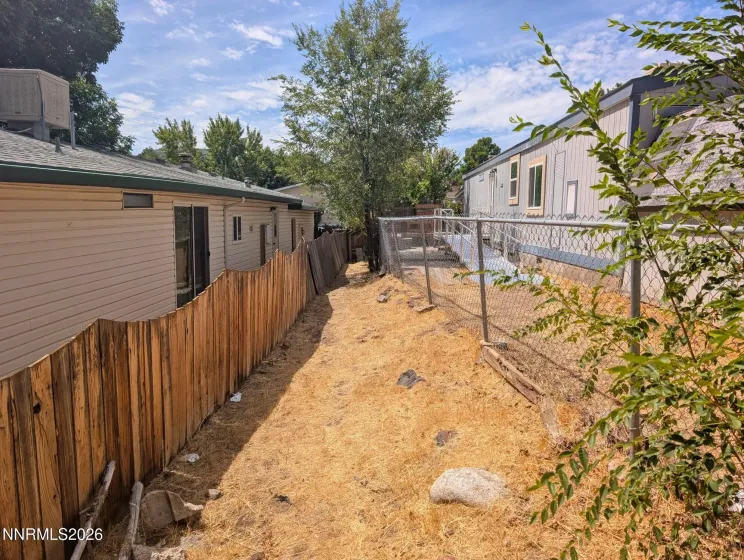 2710 Larkspur, Reno, Nevada 89512, 3 Bedrooms Bedrooms, ,2 BathroomsBathrooms,Residential,Residential,Larkspur,0,260010821