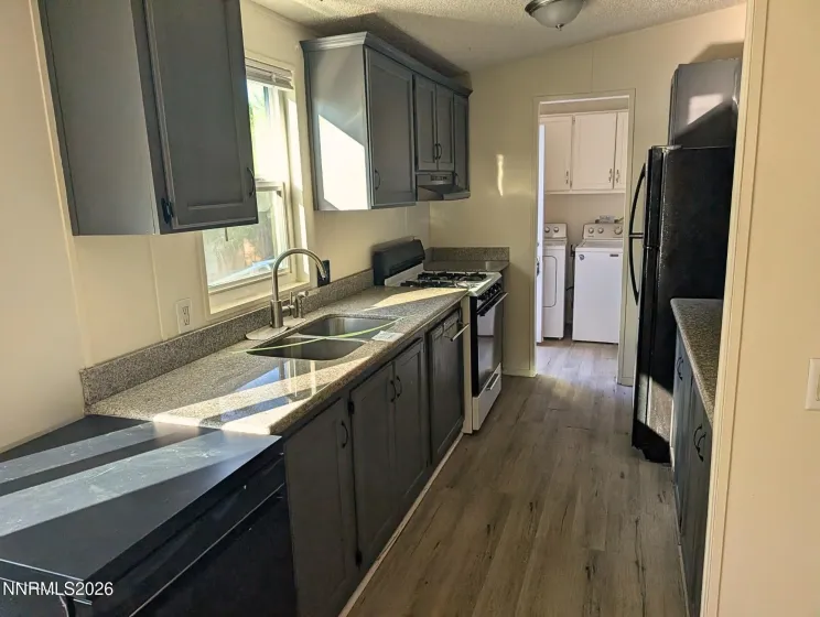2710 Larkspur, Reno, Nevada 89512, 3 Bedrooms Bedrooms, ,2 BathroomsBathrooms,Residential,Residential,Larkspur,0,260010821