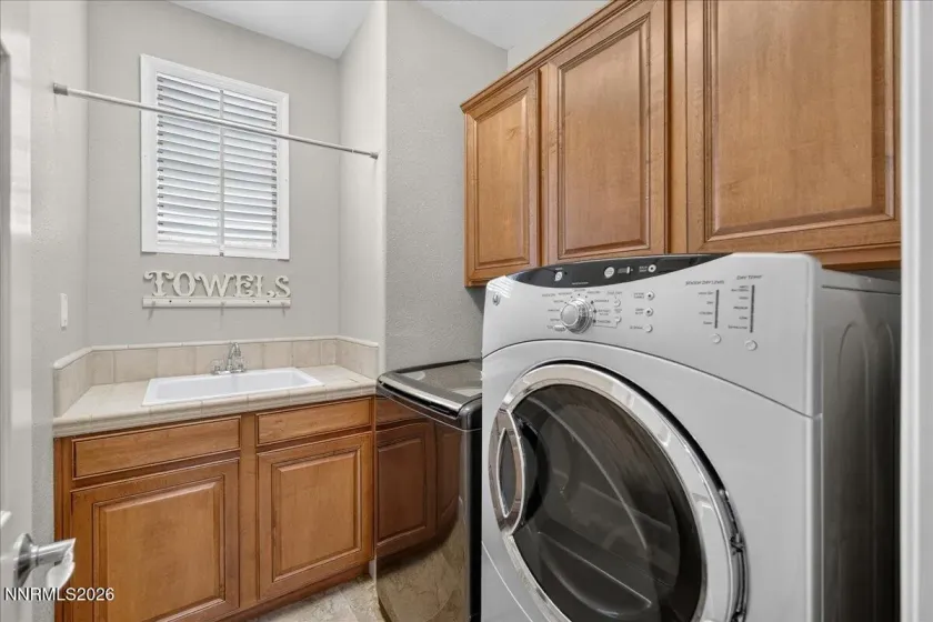 6575 Black Hills, Sparks, Nevada 89436, 4 Bedrooms Bedrooms, ,3 BathroomsBathrooms,Residential,Residential,Black Hills,0,260010826