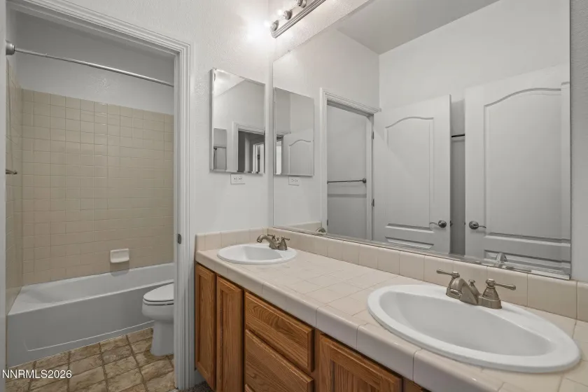 611 Caspian, Reno, Nevada 89521, 4 Bedrooms Bedrooms, ,3 BathroomsBathrooms,Residential,Residential,Caspian,0,260010827