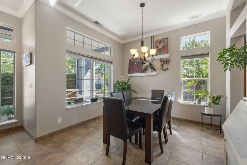 Formal dining room/Living room