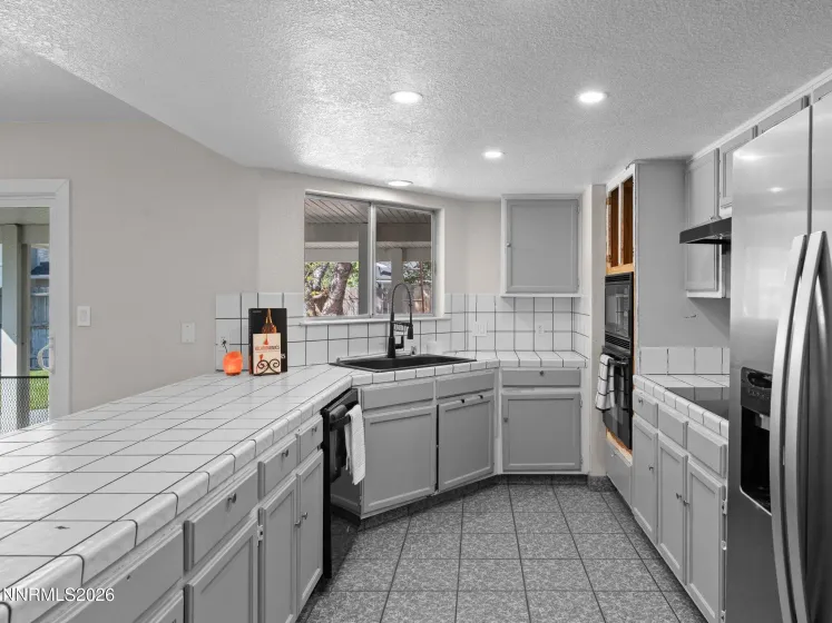 1827 Topeka, Sparks, Nevada 89434, 4 Bedrooms Bedrooms, ,2 BathroomsBathrooms,Residential,Residential,Topeka,0,260010832