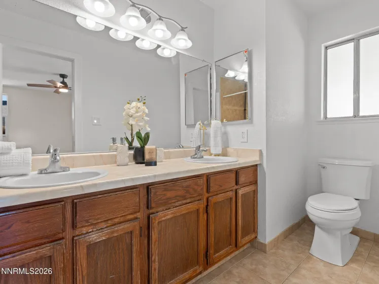 1827 Topeka, Sparks, Nevada 89434, 4 Bedrooms Bedrooms, ,2 BathroomsBathrooms,Residential,Residential,Topeka,0,260010832