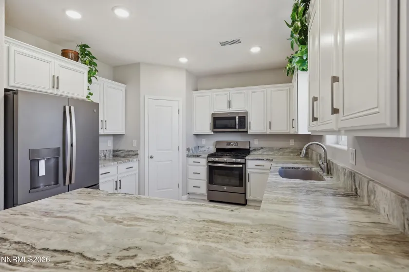 458 Scenic Ridge, Reno, Nevada 89506, 3 Bedrooms Bedrooms, ,2 BathroomsBathrooms,Residential,Residential,Scenic Ridge,0,260010833