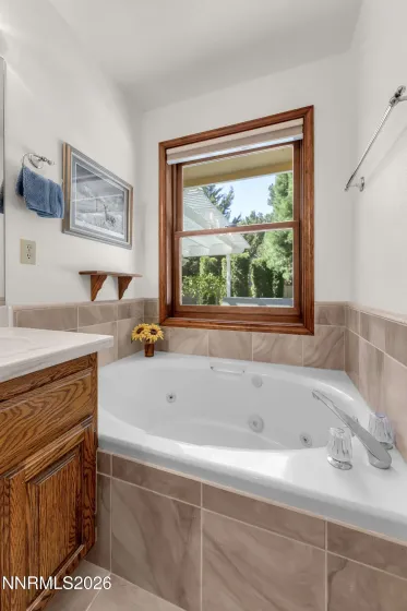 6383 Meadow Crest, Reno, Nevada 89519, 3 Bedrooms Bedrooms, ,2 BathroomsBathrooms,Residential,Residential,Meadow Crest,0,260010756