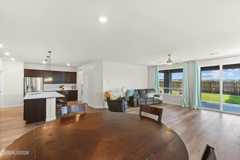 1054 Iron King, Sparks, Nevada 89441, 4 Bedrooms Bedrooms, ,2 BathroomsBathrooms,Residential,Residential,Iron King,0,260010760