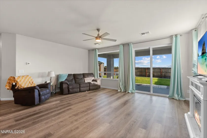 1054 Iron King, Sparks, Nevada 89441, 4 Bedrooms Bedrooms, ,2 BathroomsBathrooms,Residential,Residential,Iron King,0,260010760