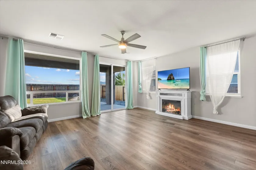 1054 Iron King, Sparks, Nevada 89441, 4 Bedrooms Bedrooms, ,2 BathroomsBathrooms,Residential,Residential,Iron King,0,260010760