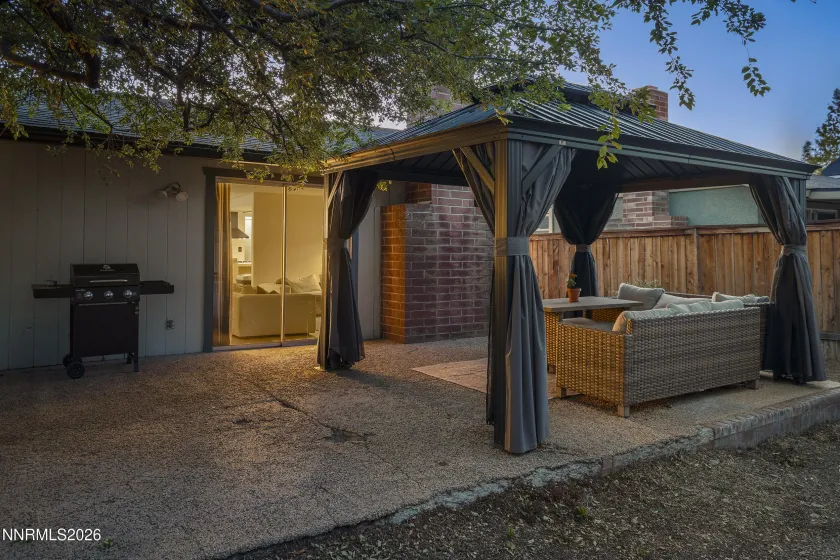 2810 Chavez, Reno, Nevada 89502, 3 Bedrooms Bedrooms, ,2 BathroomsBathrooms,Residential,Residential,Chavez,0,260010763