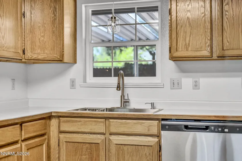 609 Armory, Carson City, Nevada 89701, 3 Bedrooms Bedrooms, ,2 BathroomsBathrooms,Residential,Residential,Armory,0,260010768