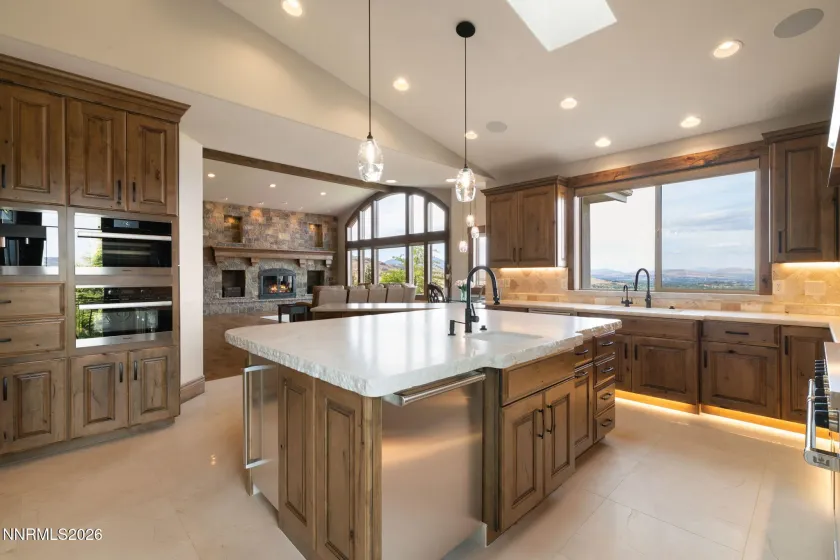 386 Questa, Reno, Nevada 89511, 6 Bedrooms Bedrooms, ,5 BathroomsBathrooms,Residential,Residential,Questa,0,260010771
