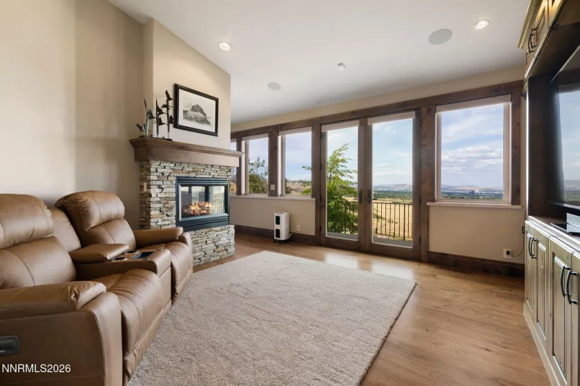 386 Questa, Reno, Nevada 89511, 6 Bedrooms Bedrooms, ,5 BathroomsBathrooms,Residential,Residential,Questa,0,260010771