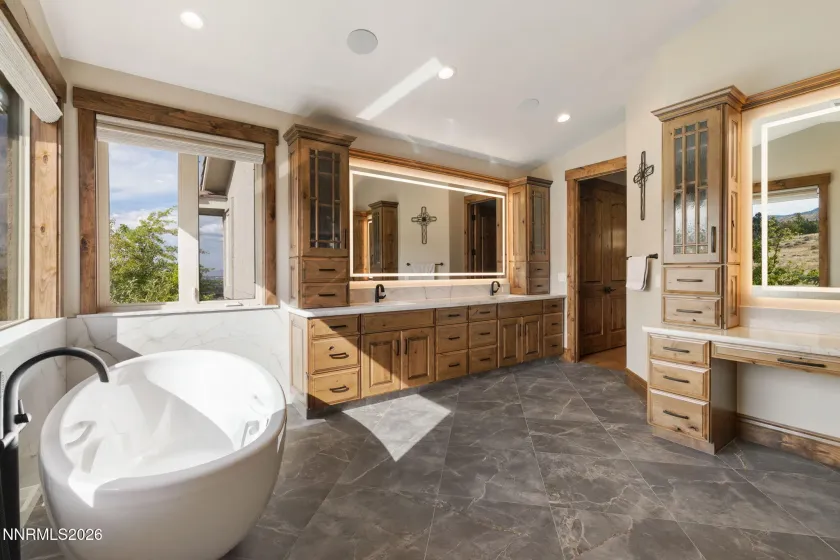 386 Questa, Reno, Nevada 89511, 6 Bedrooms Bedrooms, ,5 BathroomsBathrooms,Residential,Residential,Questa,0,260010771