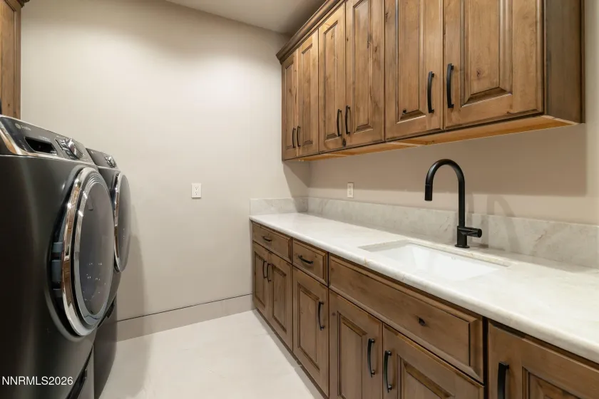 386 Questa, Reno, Nevada 89511, 6 Bedrooms Bedrooms, ,5 BathroomsBathrooms,Residential,Residential,Questa,0,260010771